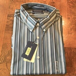 Dillard’s Roundtree & Yorke men’s long sleeve button down shirt
